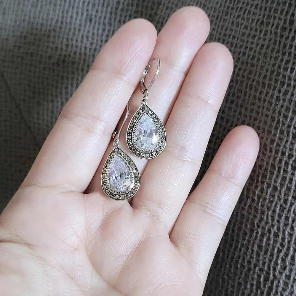 MARC Cubic Zirconia💎 Teardrop💧 Earrings with Swarovski Marcasite Gemstones - Picture 10 of 15